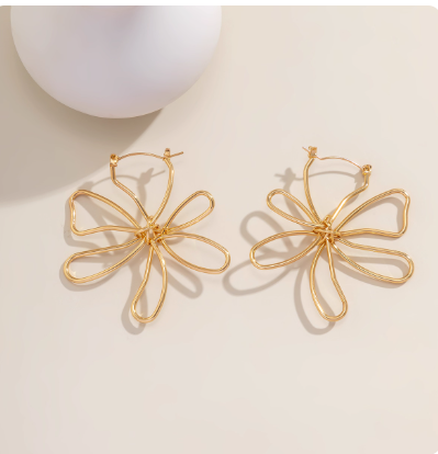 Petal Outline Hoop Earrings – Gold